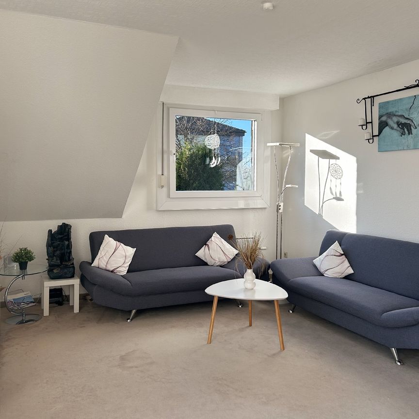 Komfortabel Wohnen im Zweifamilienhaus: Mietwohnung mit drei Zimmern und Sonnenbalkon - Photo 1