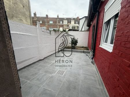 Appartement type 2 avec cour - 150m métro - Photo 4