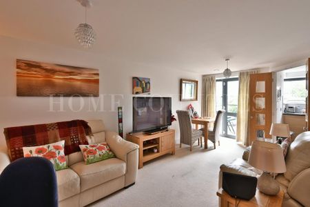 1 bedroom retirement property to rent - Photo 2