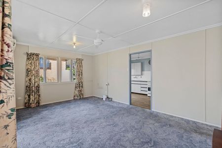 Spacious Family Home - Photo 5