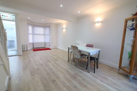 3 bedroom terraced house to rent - Photo 2