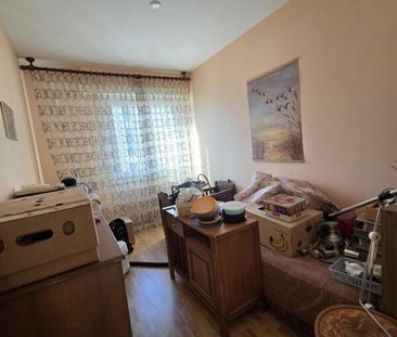 4.5-room apartment on the 1st floor with garage-box and parking space - Photo 5