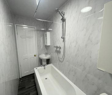 2 bed Terraced - To Let - Photo 6