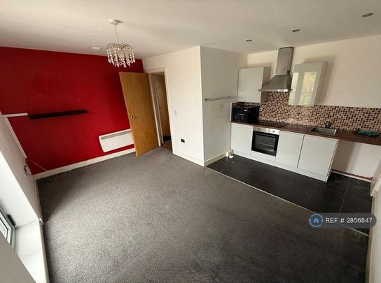2 bedroom flat to rent - Photo 1