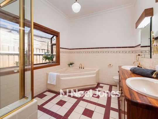 26 Alexander Street, BOX HILL - Photo 1