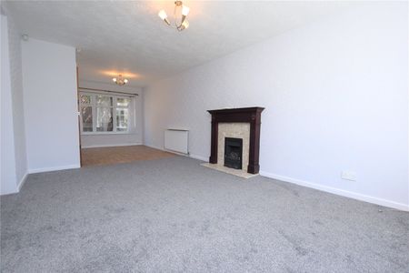 38, Silver Royd Drive, Wortley, Leeds, West Yorkshire, LS12 4QS - Photo 2