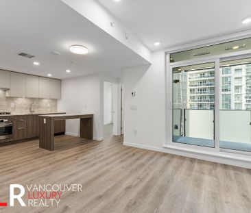 Condo in Surrey, BC - Photo 3