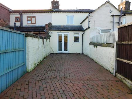 2 bedroom terraced house to rent - Photo 5