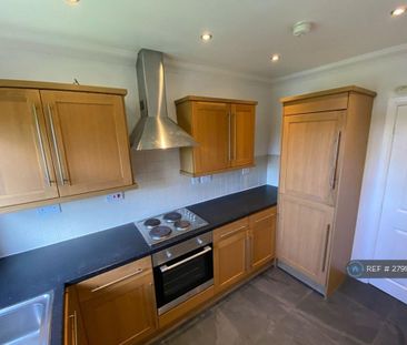 3 bedroom flat to rent - Photo 5