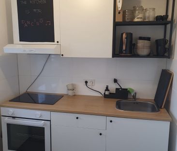 Rodenkirchen-Zentrum: Ruhige, modernisierte Zweizimmerwohnung mit g... - Photo 1