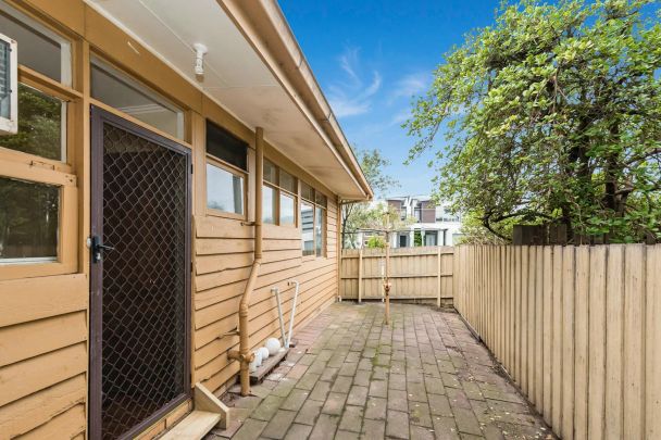 Unit 1/7 Kangaroo Road, - Photo 1