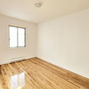 4 1/2 à louer - Photo 2