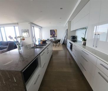 BEACHFRONT PENTHOUSE APARTMENT - FULLY FURNISHED - Photo 2