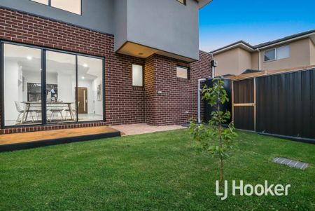 Brand New Town House - Photo 5