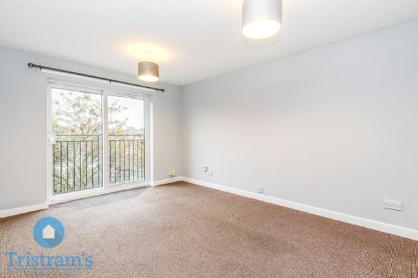 2 bed Flat for Rent - Photo 1