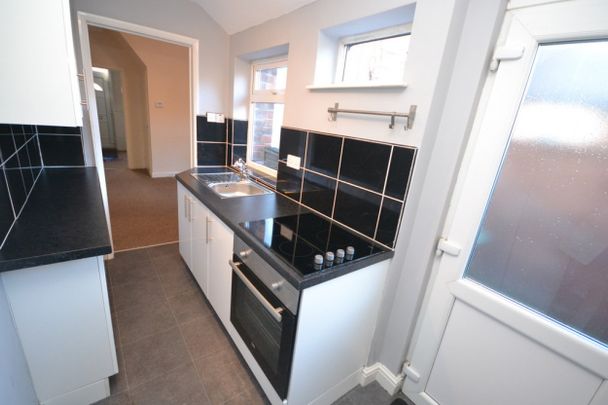 2 bed Mid Terraced House for Rent - Photo 1