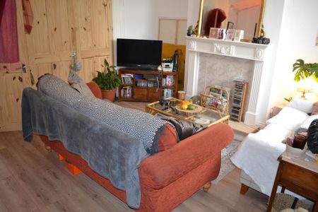 4 bedroom terraced house to rent - Photo 3