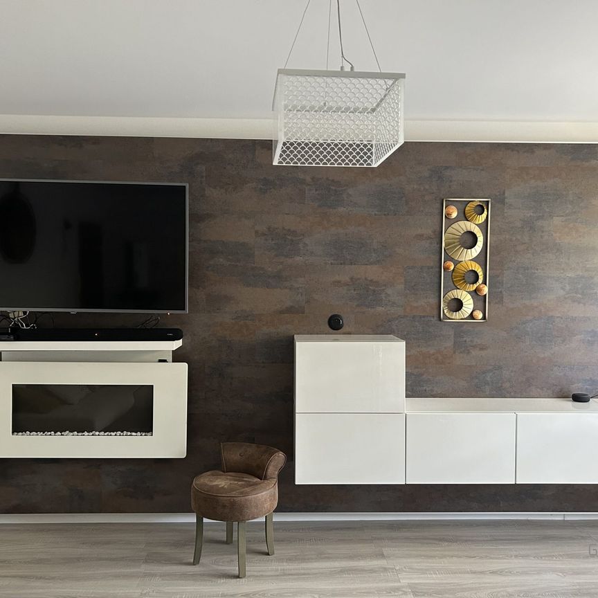 LOCATION MEUBLÉE SPACIEUX ET ÉLÉGANT APPARTEMENT 3 PIÈCES - Photo 1