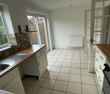 Bilberry Grove, Taunton - Photo 3