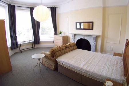 8 Spring Road, Leeds - Photo 3