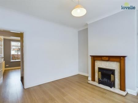 3 bedroom Terraced House To Let - Photo 1