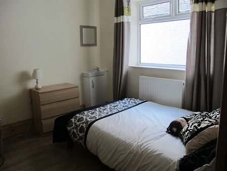 130 Warwick Road, Carlisle (STUDENT HOUSE) - 7 Rooms available for 2025 - Photo 5