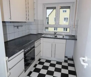 Helle 3-Zimmer-Wohnung mit Einbauküche und zwei Balkonen in gefragt... - Foto 1