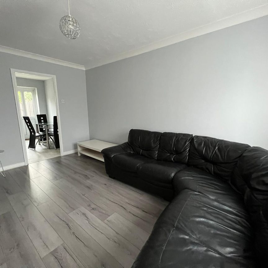 Sovereign Road - Photo 1