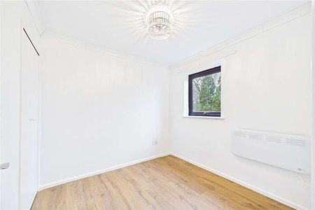 Greenways Walk, Crawley, West Sussex, RH11 - Photo 2