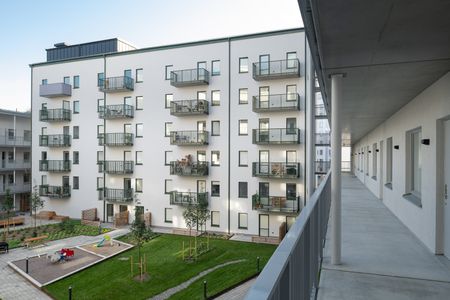 Klaksviksgatan, Kista - Photo 3