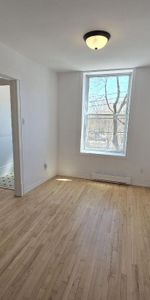 Beau 4½ tranquille et rénové dans Rosemont-La-Petite-Patrie, 1415$/mois. Avec terrasse, près du Plateau et de la piste cyclable. - Photo 3