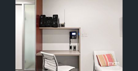 Furnished one bedroom with study: North-Facing Radiance with Commanding Views - Photo 5