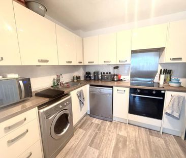 2 bedroom apartment to rent - Photo 4