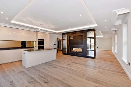 An exclusive, luxury apartment located on one of Beaconsfield's premier roads within easy reach of Beaconsfield New Town and station - Photo 5