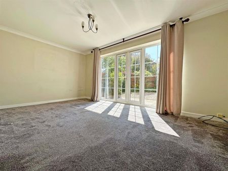 4 bedroom Town house to rent - Photo 2
