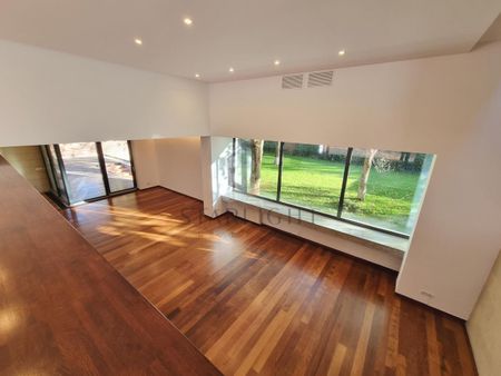 Family-sized 4 bedroom modern villa & epic garden For Rent - Photo 2