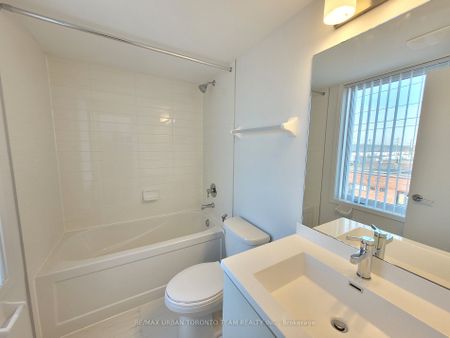 Condo Townhouse For Lease | W8137730 - Photo 3