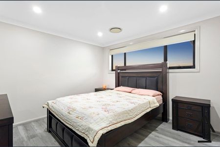 33 Sheila Street, Grantham Farm NSW 2765 - House For Rent | Domain - Photo 5