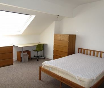 4 double bed student/professional house. Student House in Sheffield - Photo 3