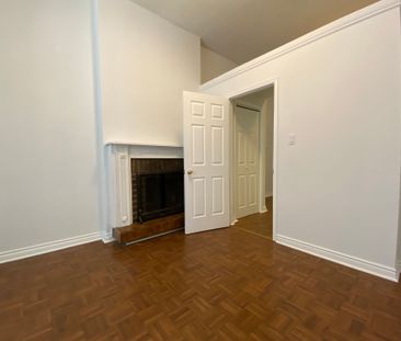 For Lease - 202 Gerrard Street Unit# 1, Toronto, Ontario - Photo 1