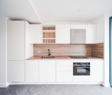 Skyline Apartments, London, E3 - Photo 5