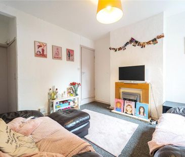 3 bedroom end of terrace house to rent - Photo 4