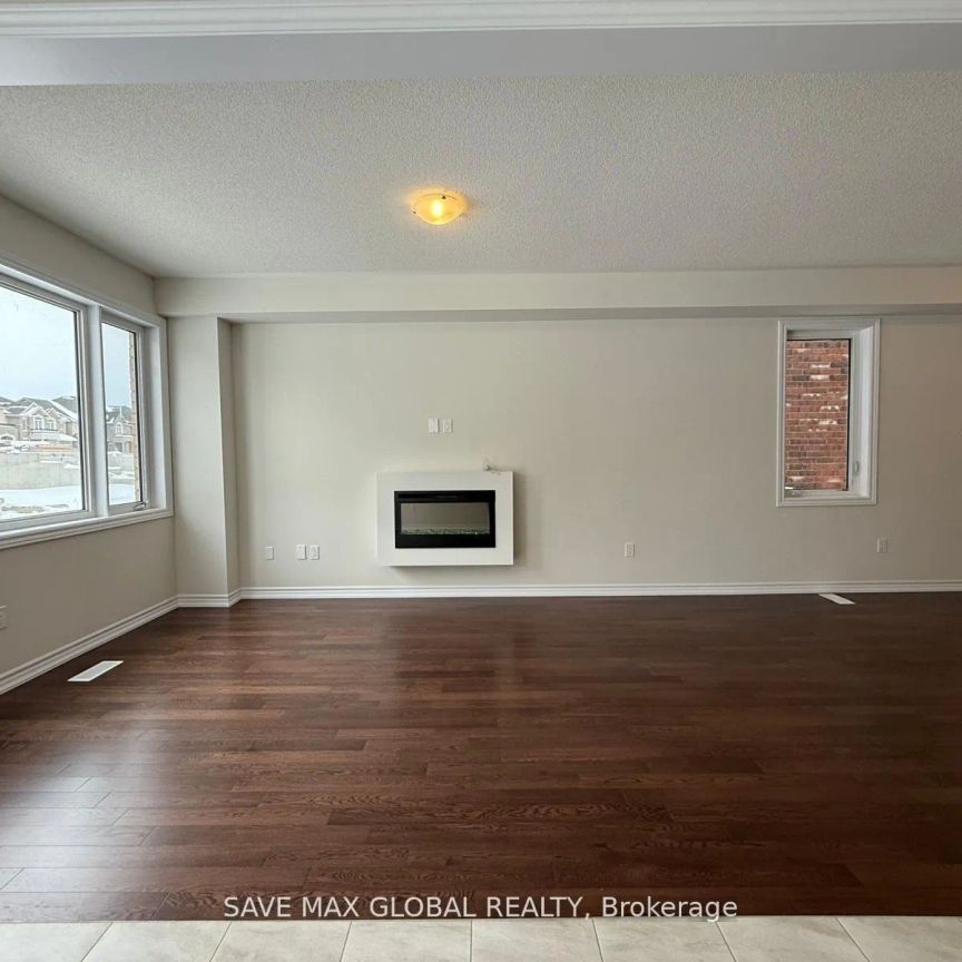 18 LIPSCOTT DRIVE - Photo 1