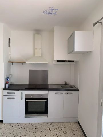 Location Appartement 2 pièces 32m² HYERES 83400 - Photo 5