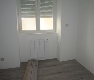 Location Appartement 3 pièces 62m² CHARLIEU 42190 - Photo 4