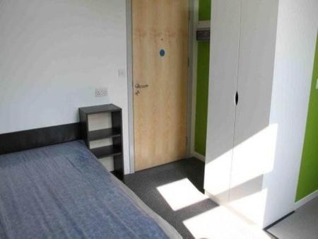 2 Bed - Campus House Hey Street, University, Bd7 - Photo 2