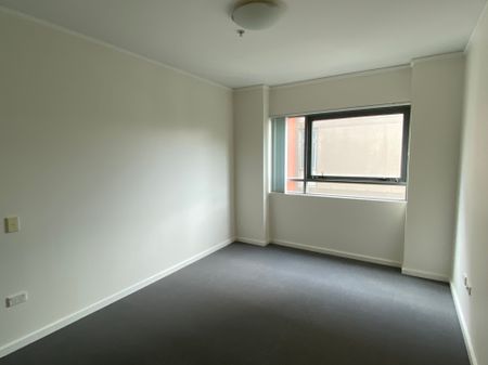 Spacious Two Bedroom, Two Bathroom Apartment in Pacific Square - Photo 2