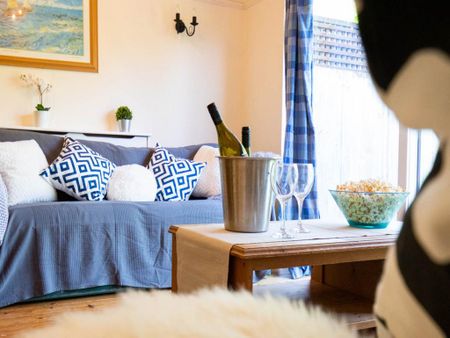 6 bedroom house to rent - Photo 3