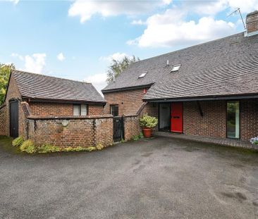 4 bedroom detached house to rent - Photo 2