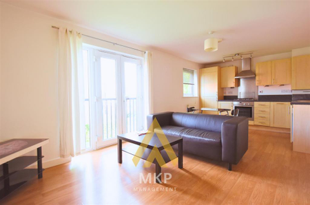 2 bedroom flat to rent - Photo 2